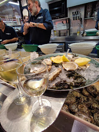 Huître du Restaurant de fruits de mer Chez Léon Huîtres et Coquillages Livraison Plateaux/Vente à emporter à Lyon - n°14