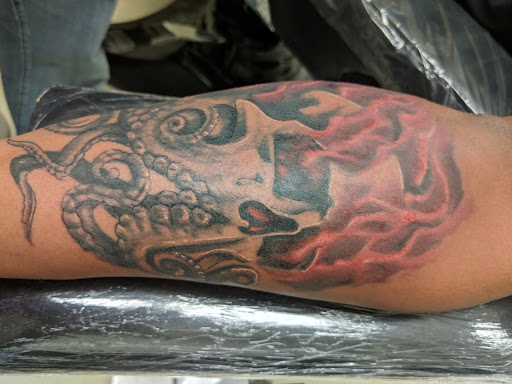 Tattoo Shop «Black Pearl Tattoo Parlor», reviews and photos, 17440 FM 529 Rd # 102, Houston, TX 77095, USA