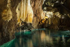 Gruta de las Maravillas image