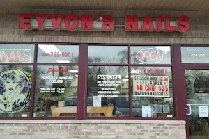 Eyvon's Nails image