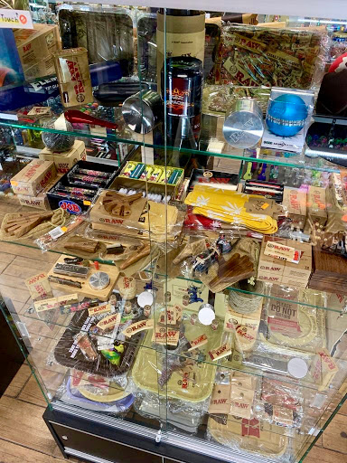 Tobacco Shop «407 Smoke Shop», reviews and photos, 4316 Curry Ford Rd, Orlando, FL 32806, USA