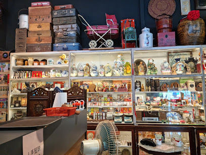Little Hong Antique Cafe