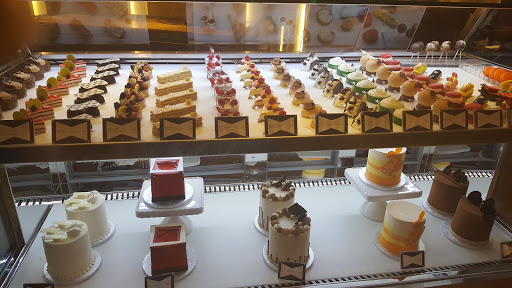 Shopping Mall «Fontainebleau Shops», reviews and photos, 4441 Collins Ave, Miami Beach, FL 33140, USA