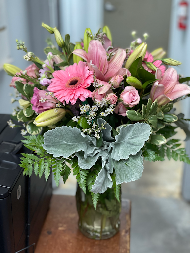 Florist «Crouch Florist & Gift», reviews and photos, 7200 Kingston Pike, Knoxville, TN 37919, USA