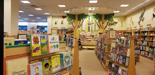 Book Store «Barnes & Noble», reviews and photos, 112 Eisenhower Pkwy, Livingston, NJ 07039, USA