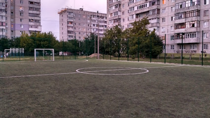 Футбольная площадка с искуственным газоном