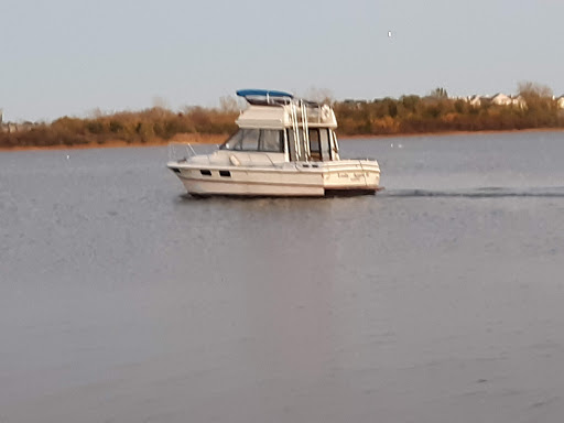 Park «Dorchester Shores Reservation Victory Road Park», reviews and photos, Victory Rd, Dorchester, MA 02122, USA