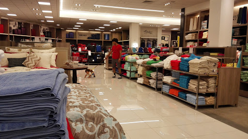 Shopping Mall «Bay Plaza Shopping Center», reviews and photos, 2100 Bartow Ave, Bronx, NY 10475, USA