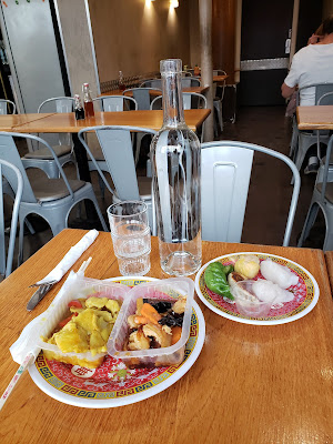 Au Phénix d'Or à Paris