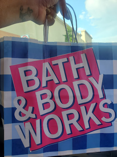 Beauty Supply Store «Bath & Body Works», reviews and photos, 275 Pavilion Pkwy, Fayetteville, GA 30214, USA