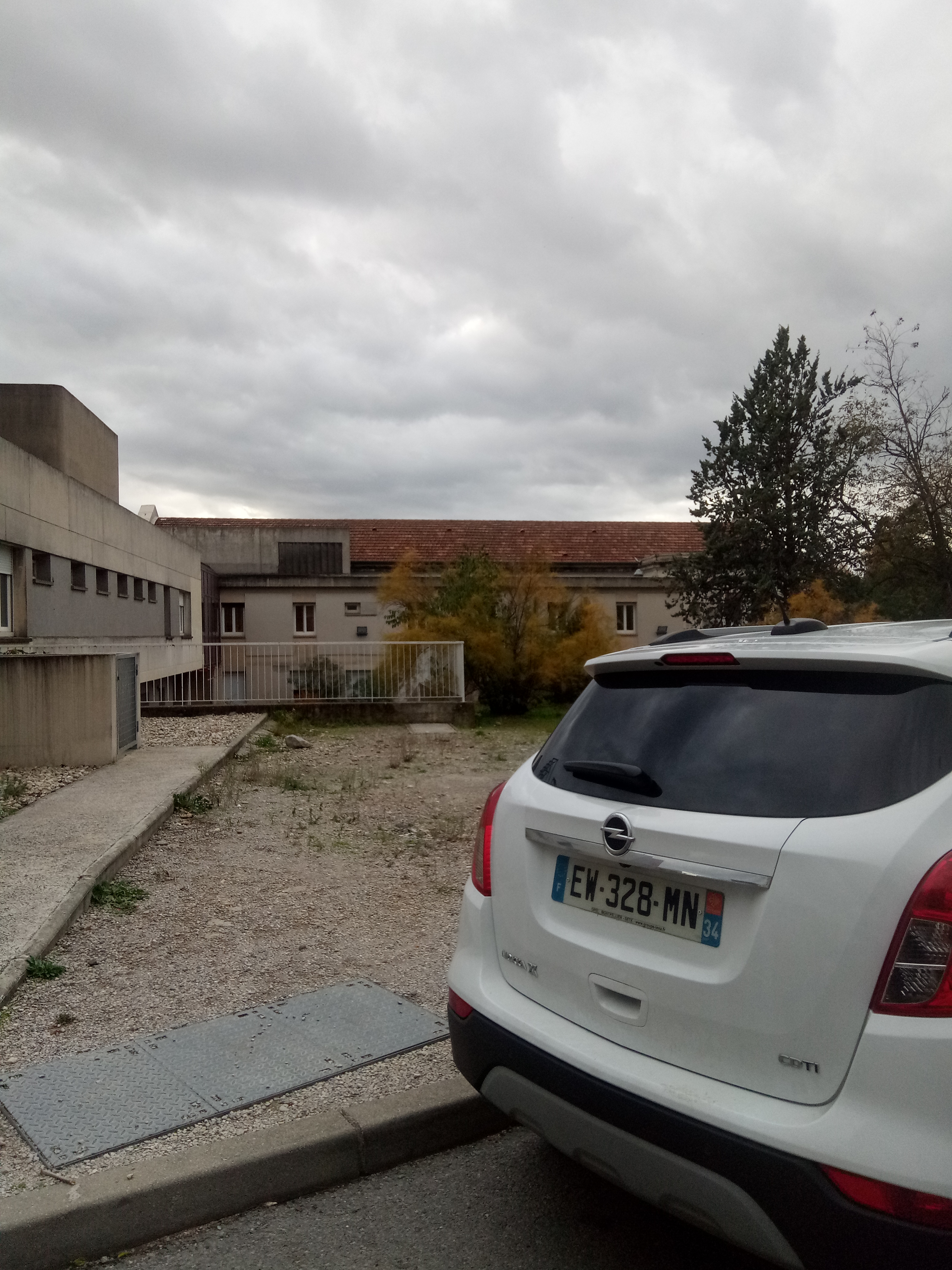 Photo n° 20 de l'avis de Estranged.l fait le 27/11/2019 à 20:09