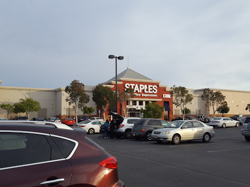 Office Supply Store «Staples», reviews and photos, 2230 Bridgepointe Pkwy, San Mateo, CA 94404, USA