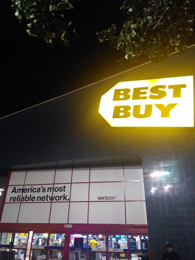Electronics Store «Best Buy», reviews and photos, 12989 Park Plaza Dr, Cerritos, CA 90703, USA