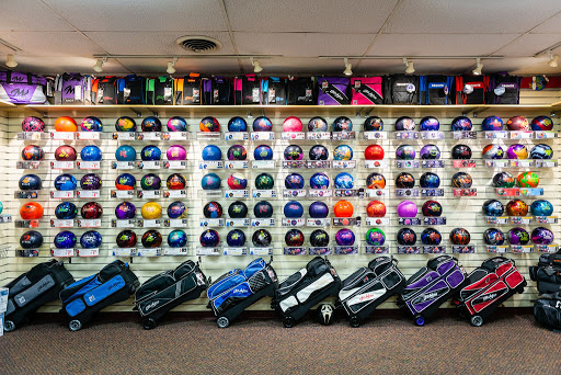 Bowling Alley «Country Lanes», reviews and photos, 30250 W Nine Mile Rd, Farmington Hills, MI 48336, USA