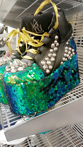 Clothing Store «Goodwill», reviews and photos