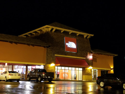 Clothing Store «The North Face», reviews and photos, 1001 N Arney Rd Ste 900, Woodburn, OR 97071, USA