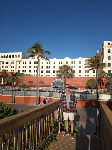 Shopping Mall «Oceanwalk Mall», reviews and photos, 101 N Ocean Dr, Hollywood, FL 33019, USA