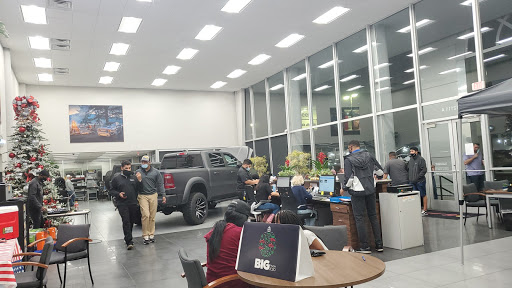 Used Car Dealer «Mac Haik Chrysler Dodge Jeep Ram», reviews and photos, 12111 Katy Fwy, Houston, TX 77079, USA