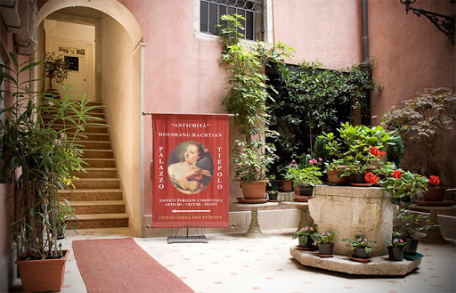 Antiquariato Rachtian Houshang Venice Gallery