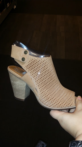 Shoe Store «DSW Designer Shoe Warehouse», reviews and photos, 8801 Queens Blvd, Elmhurst, NY 11373, USA