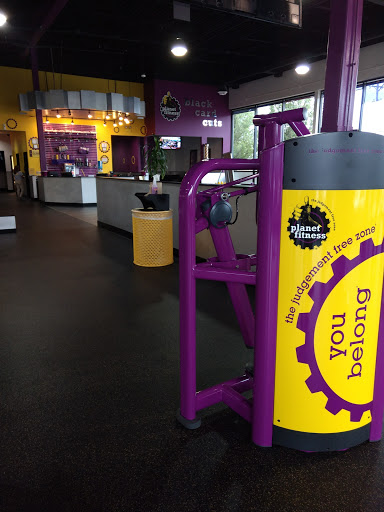 Gym «Planet Fitness», reviews and photos, 5129 W Belmont Ave, Chicago, IL 60641, USA