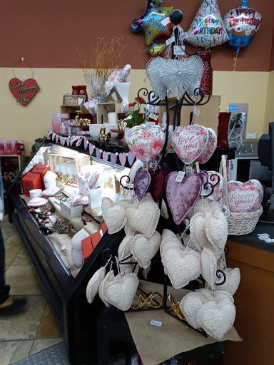 Supermarket «Giant Eagle Supermarket», reviews and photos, 1201 Mentor Ave, Painesville, OH 44077, USA