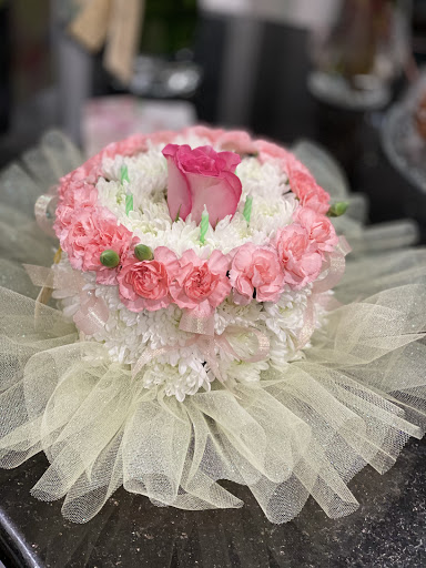 Florist «Royal Petals», reviews and photos, 188 E Wend St, Lemont, IL 60439, USA
