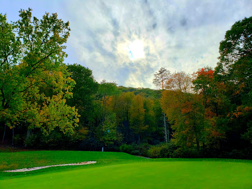 Golf Course «Mountain Glen Golf Club», reviews and photos, 1 Club house Dr, Newland, NC 28657, USA