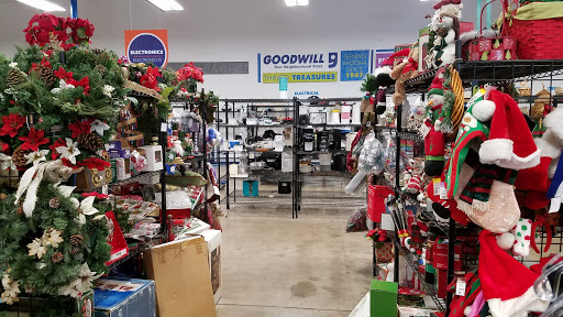 Thrift Store «51st & Olive Goodwill Retail Store & Donation Center», reviews and photos