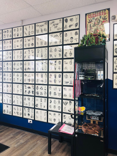 Tattoo Shop «4 Anchors Tattoo», reviews and photos, 2314 Green Bay Rd, North Chicago, IL 60064, USA