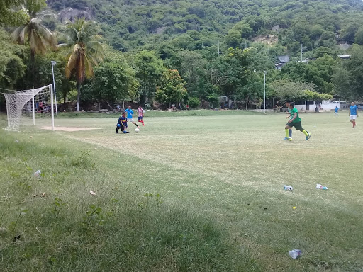 Práctica de fútbol Acapulco de Juárez