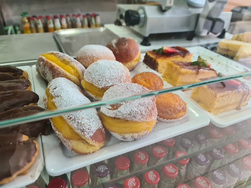 Padaria Pão Quente Carioca no Porto, Porto