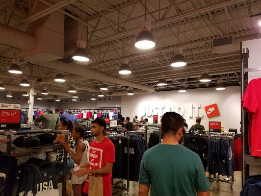 Sporting Goods Store «Nike Factory Store», reviews and photos, 1 Outlet Blvd #600, Wrentham, MA 02093, USA