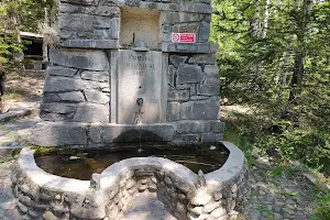 Fontana Degli Alpini Porte image