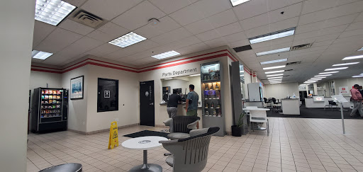 Toyota Dealer «Walser Toyota», reviews and photos, 4401 American Blvd W, Bloomington, MN 55437, USA