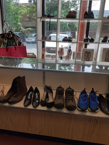 Thrift Store «Goodwill Retail Store & Donation Center», reviews and photos