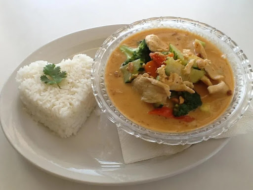 Kombo Kitchen - Thai and American