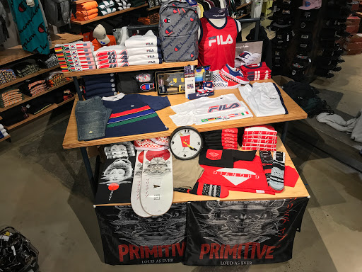 Clothing Store «Zumiez», reviews and photos, 670 Park City Center, Lancaster, PA 17601, USA
