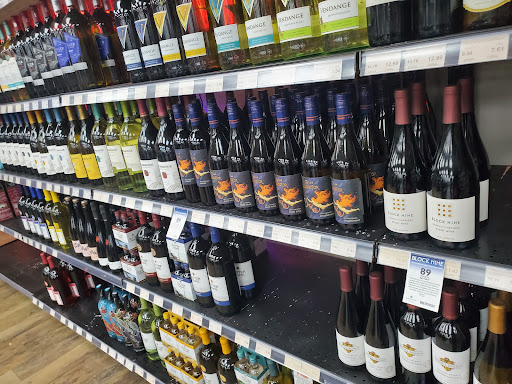 Liquor Store «Holiday Wine & Spirits», reviews and photos, 5039 Buford Hwy NE, Chamblee, GA 30341, USA