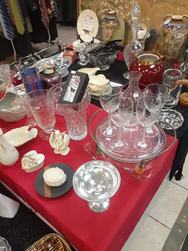 Shopping Mall «The Shops At Kenilworth», reviews and photos, 800 Kenilworth Dr, Towson, MD 21204, USA