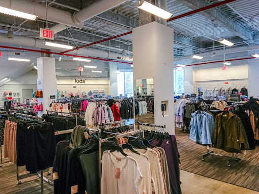 Department Store «Nordstrom Rack Skyview Center», reviews and photos, 4024 College Point Blvd, Flushing, NY 11354, USA