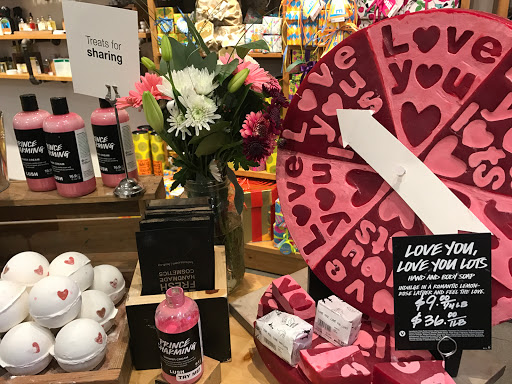 Cosmetics Store «Lush Fresh Handmade Cosmetics», reviews and photos, 12000 SE 82nd Ave, Happy Valley, OR 97086, USA