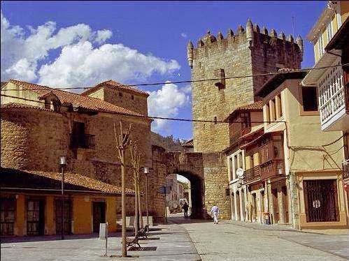 Castillo De Valdés Salas
