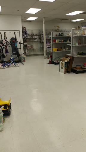 Thrift Store «Goodwill Retail Store of Florissant», reviews and photos, 472 Lindbergh Blvd, Florissant, MO 63031, USA