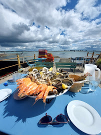 Plats et boissons du Restaurant de fruits de mer L'Escapade - Cabane à huîtres au Tour-du-Parc à Le Tour-du-Parc - n°1
