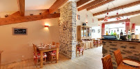 Atmosphère du Restaurant Le Piq'assiette à Saint-Étienne-de-Fontbellon - n°2