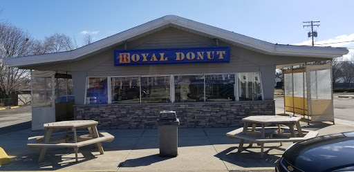 Donut Shop «Royal Donut», reviews and photos, 5759 State Rd, Cleveland, OH 44134, USA