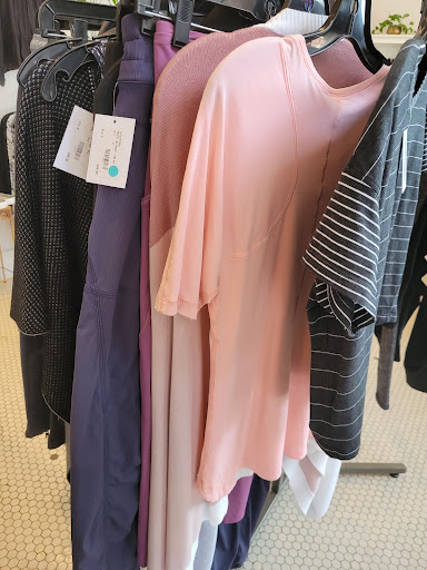 Consignment Shop «re•volve», reviews and photos, 103 SW 2nd St, Corvallis, OR 97333, USA