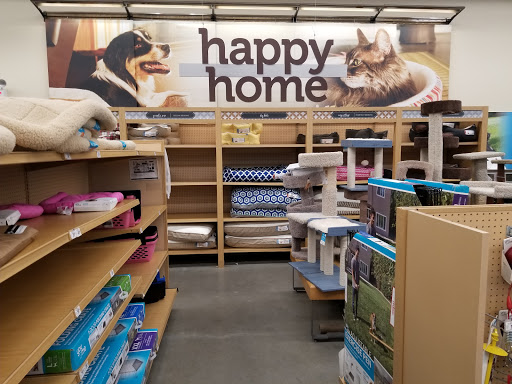 Pet Supply Store «Petco Animal Supplies», reviews and photos, 9111 Metropolitan Ave, Rego Park, NY 11374, USA
