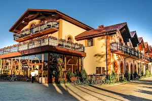 Hotel Roś image